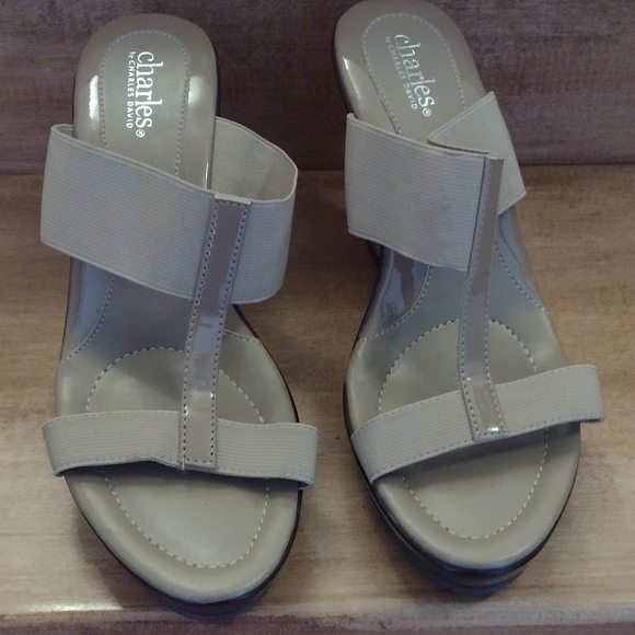 NEW vacation ready Sandals by Charles David - Picture 1 of 5